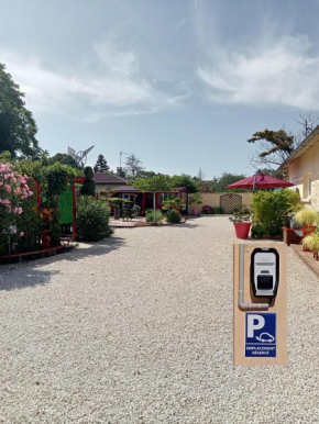 Une pause quelque part avec recharge pour voiture électrique